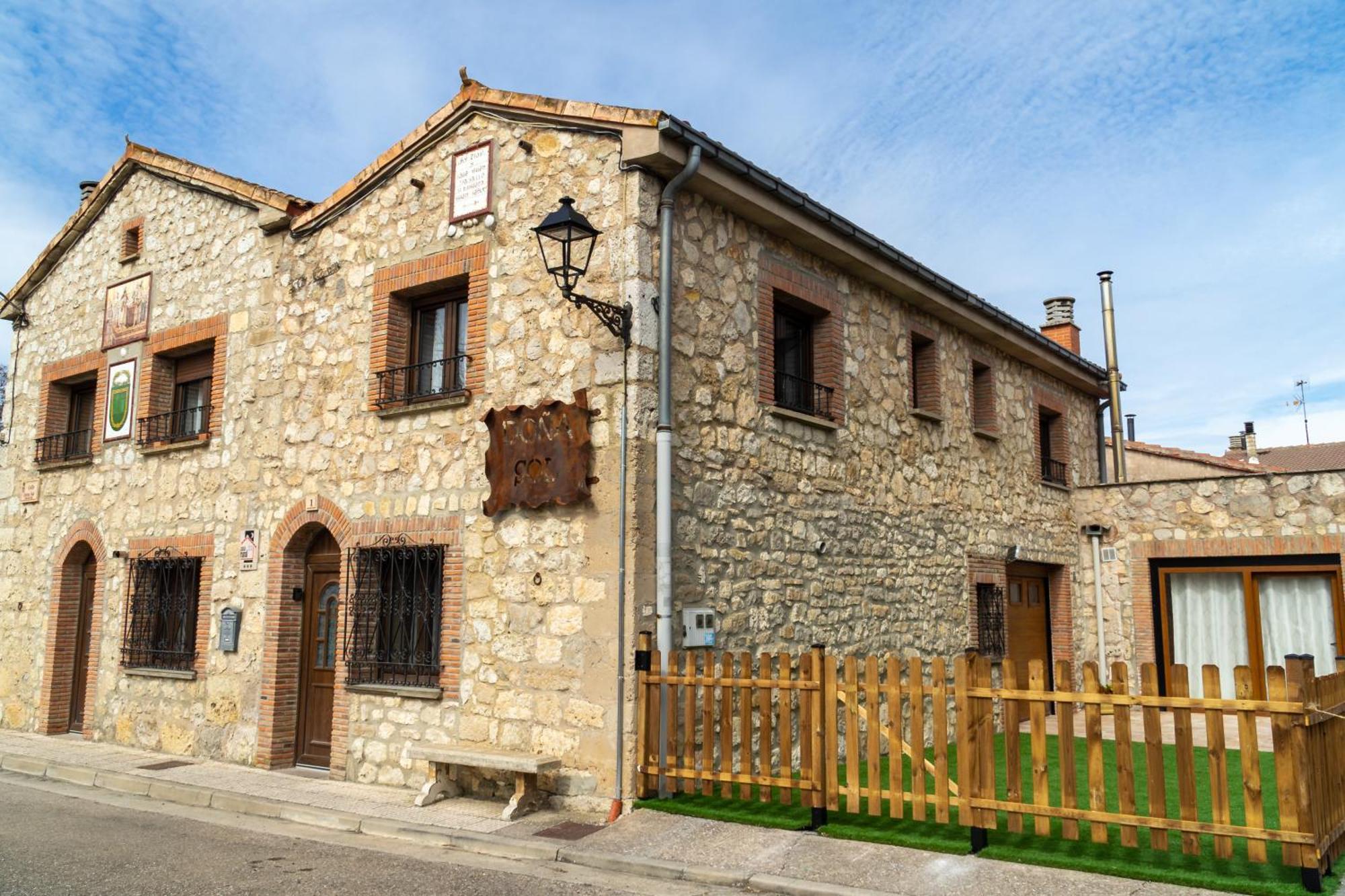 Villa Dona Elvira Y Dona Sol Vivar del Cid Esterno foto